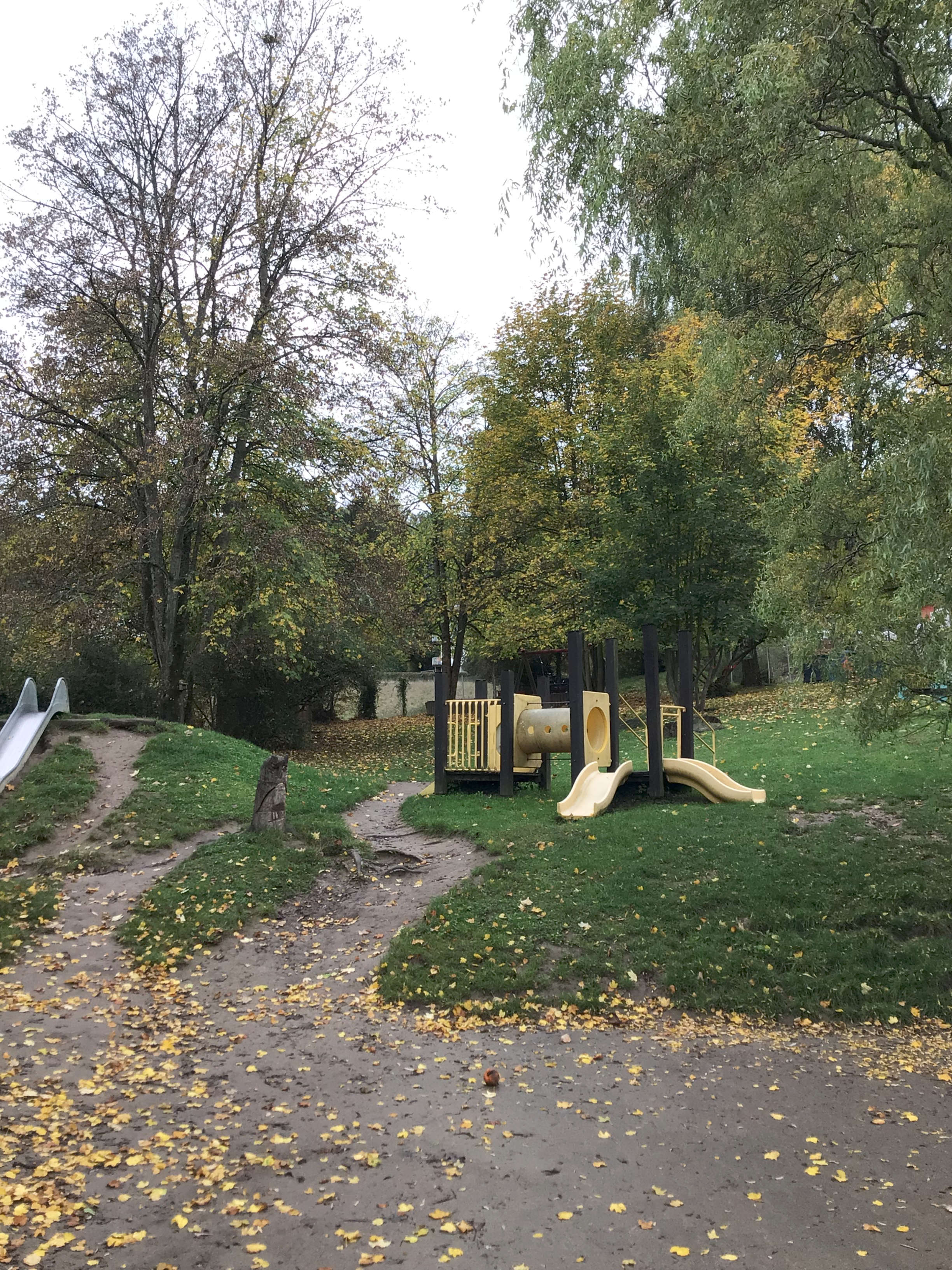 Naturnahes Außengelände der Kindertagesstätte